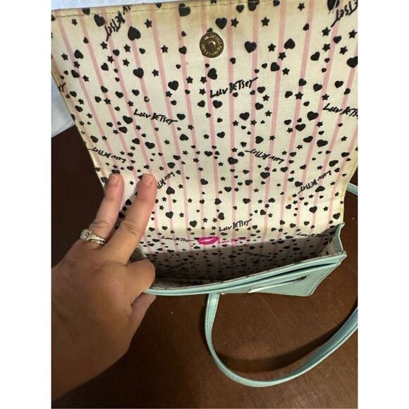 Betsey Johnson iridescent crossbody bag - Picture 3 of 8